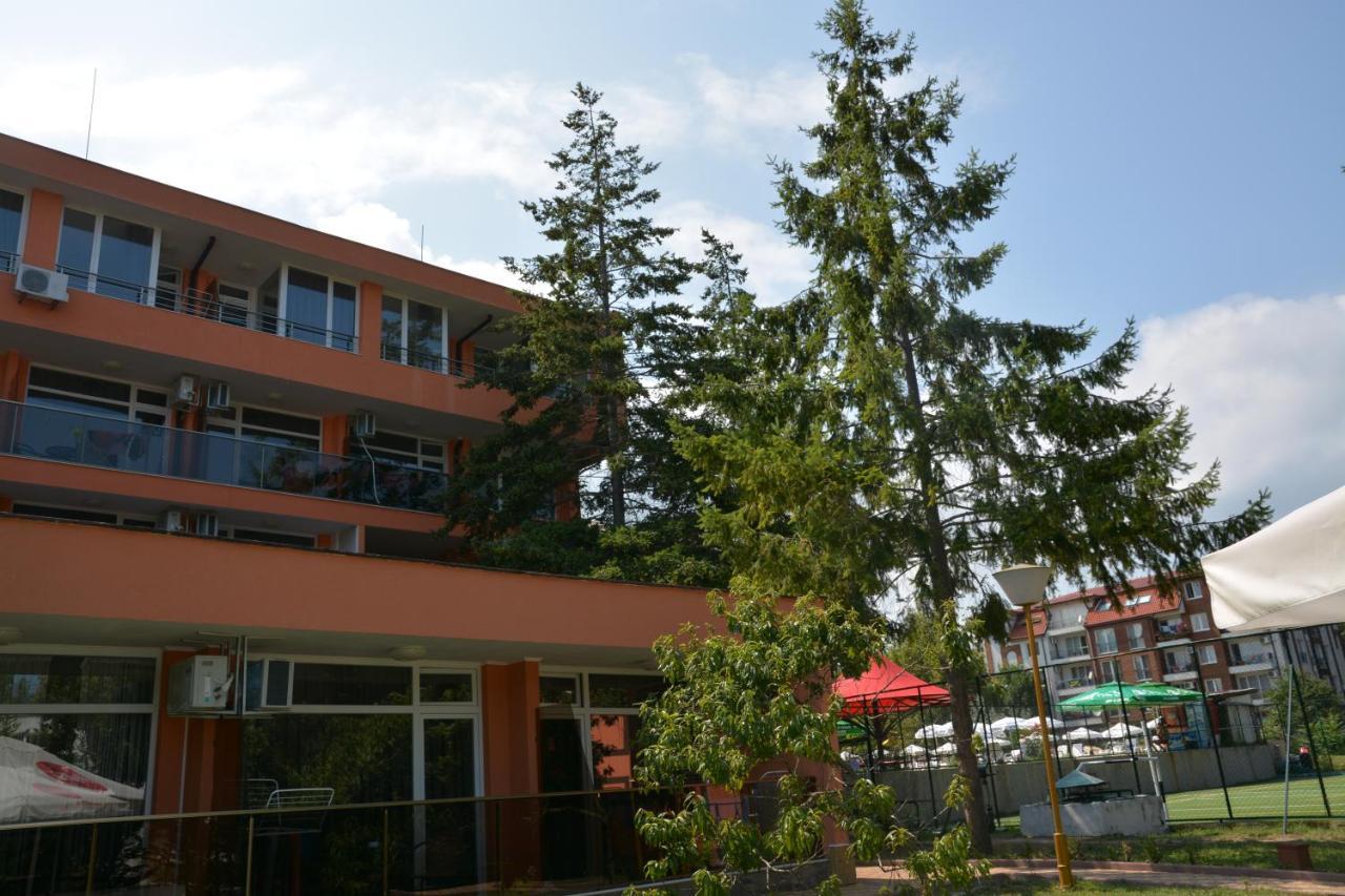 Hotel Neva Kiten  Exterior photo