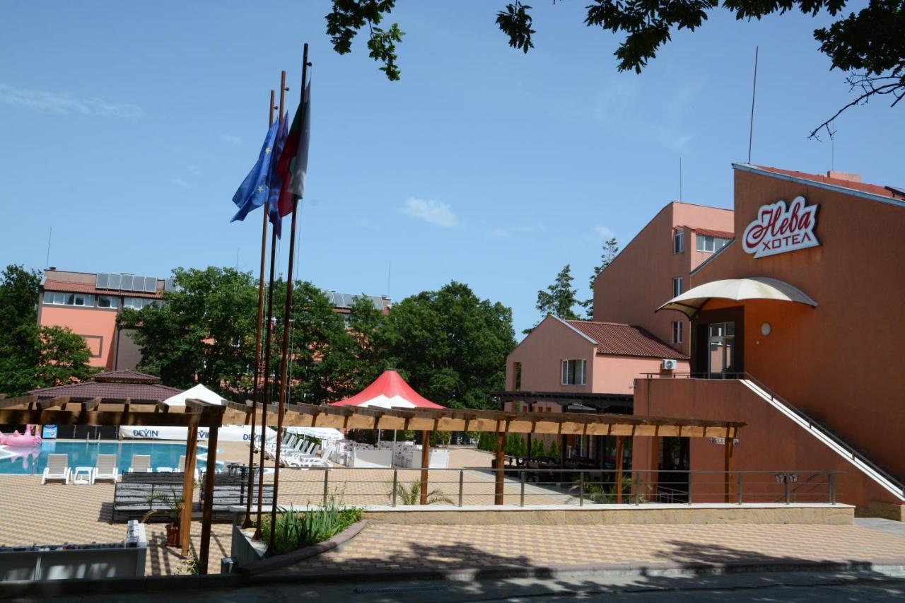 Hotel Neva Kiten  Exterior photo