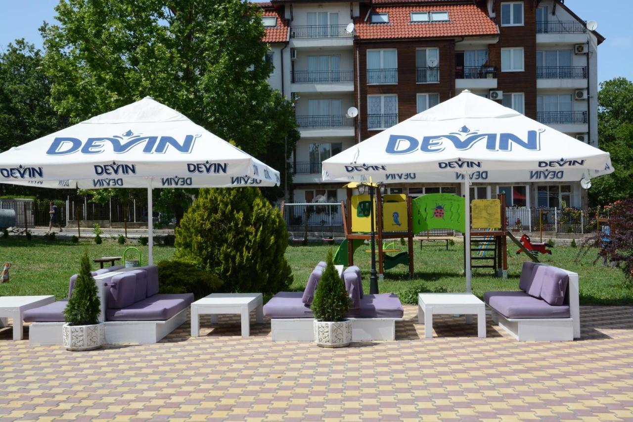 Hotel Neva Kiten  Exterior photo