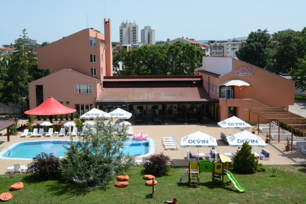 Hotel Neva Kiten  Exterior photo