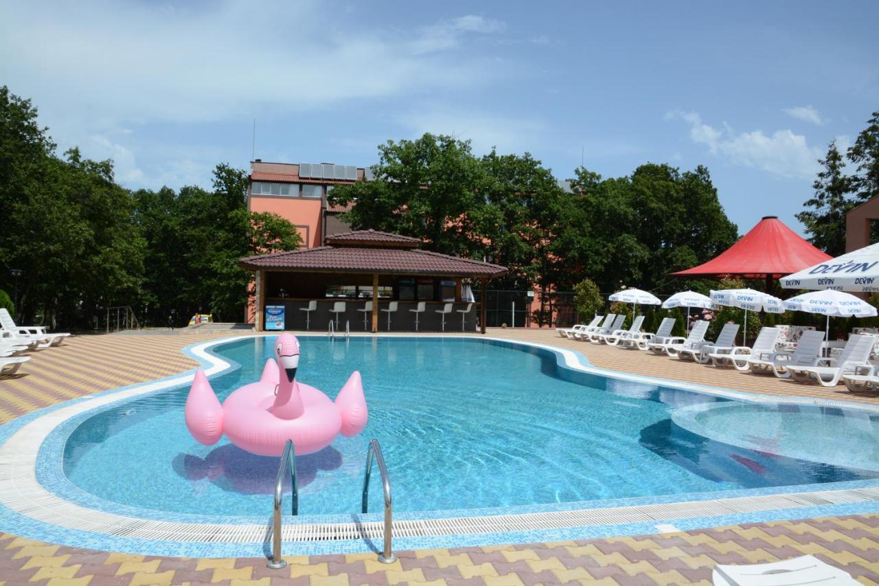 Hotel Neva Kiten  Exterior photo
