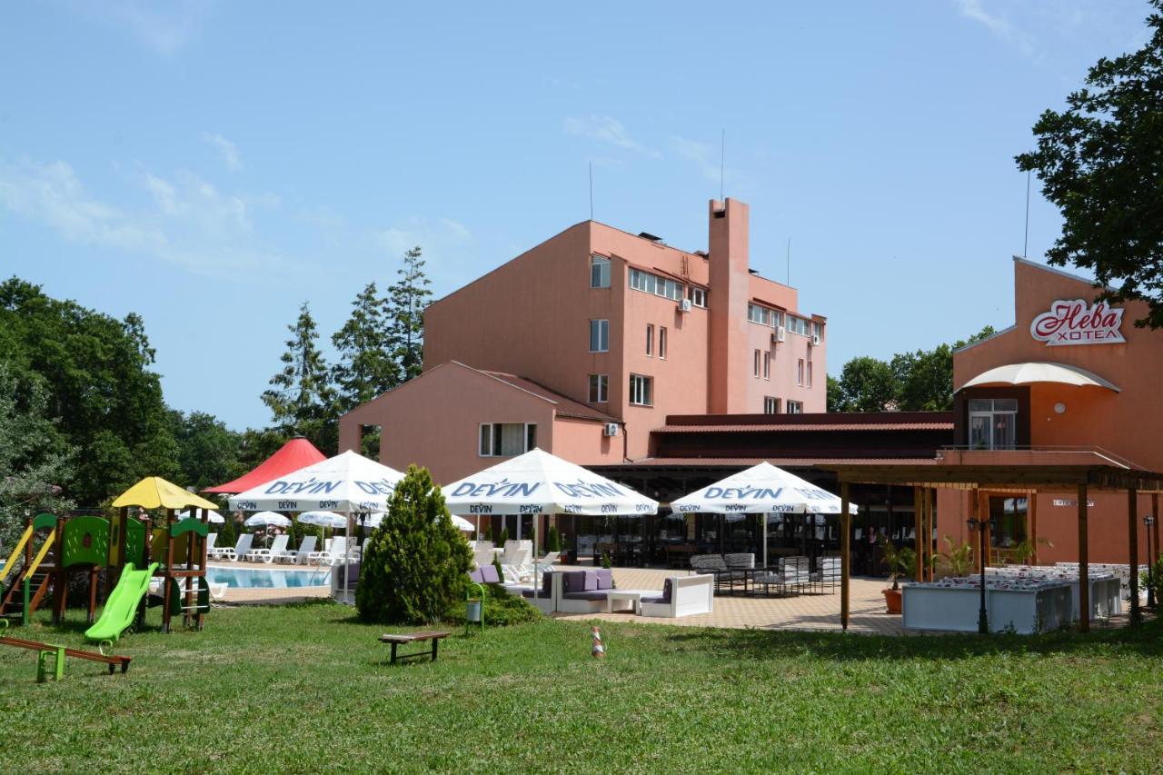 Hotel Neva Kiten  Exterior photo